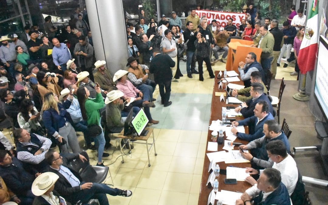 Realizan mesa de diálogo entre Legisladores y productores chihuahuenses