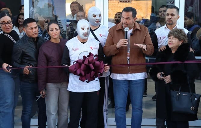 Presidente Pérez Cuéllar e Hijo del Santo reinauguran el Gimnasio Municipal Josué Neri Santos