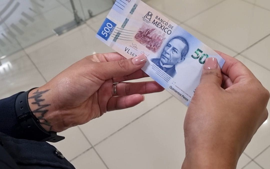 Policias advierten sobre detectar billetes falsos