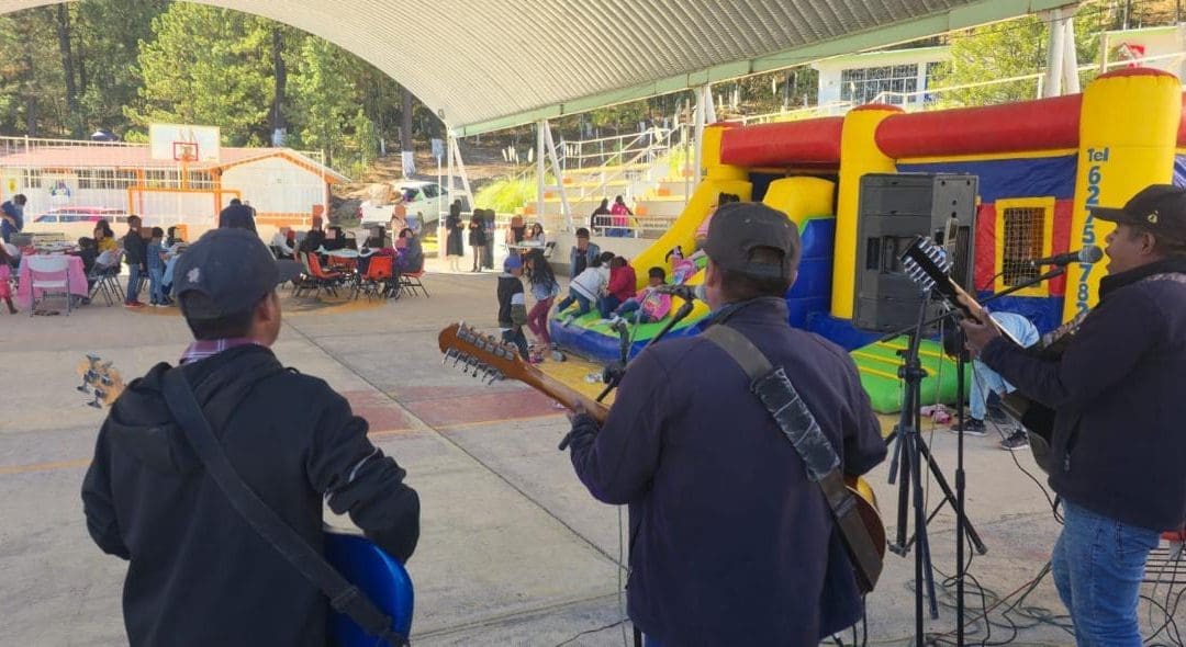 Celebran Encuentro Navideño Intercultural en Guadalupe y Calvo