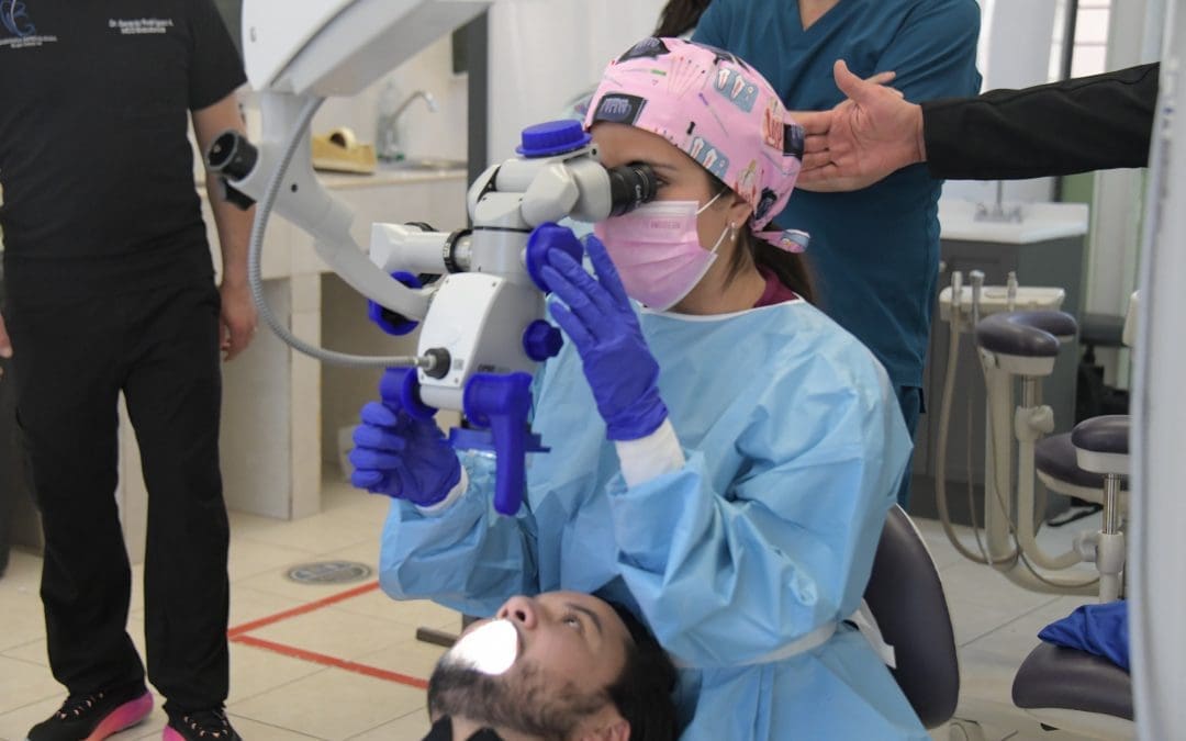 Odontología digital y expectativas estéticas la UACH analiza los retos