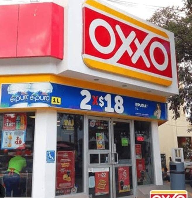 Se quejan empleados de Oxxo que les quitaron el servicio de transporte