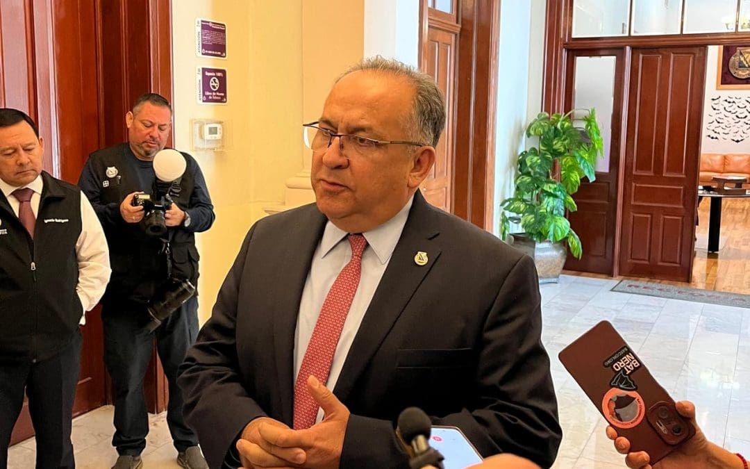 Reconoce rector problema «de fondo» con jubilados UACH; busca esquema para pagar mensualidad de noviembre