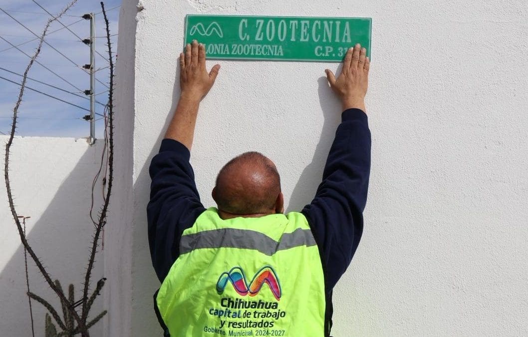 Renuevan mil 500 nuevas placas y rótulos para nomenclatura de calles