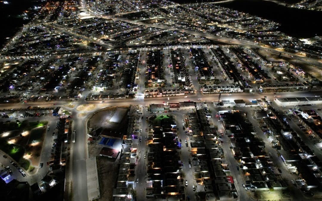 Modernizan alumbrado en Romanzza, benefician a 16 mil habitantes