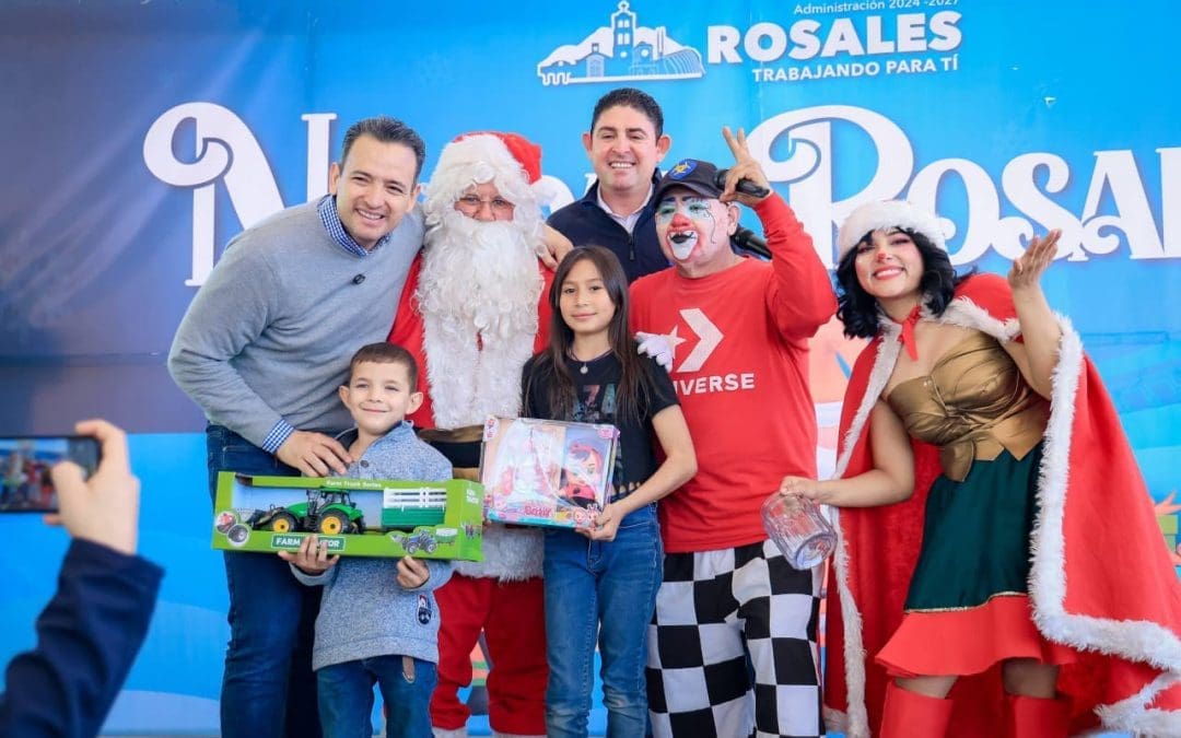 Bonilla convive con familias de Rosales durante posada navideña