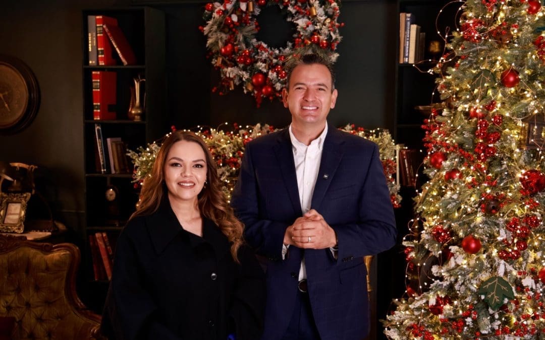 Bonilla y Karina envían mensaje navideño a las familias del municipio