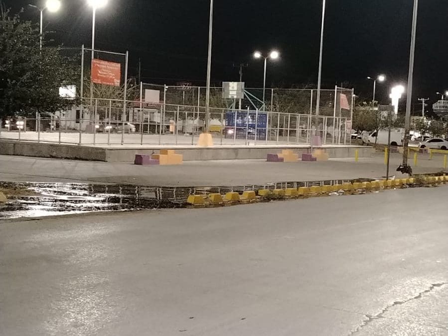 Vecinos denuncian fugas constantes de agua y drenaje en Vistas Cerro Grande