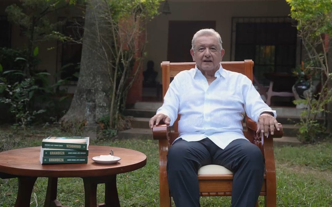Reaparece en video AMLO para promocionar su libro ‘Grandeza’