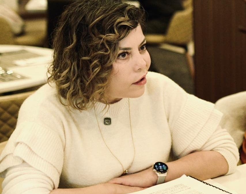 Lilia Aguilar denunciará a líder panista por hostigamiento digital; le da un mes para «estudiar» ley de aguas antes de debatir