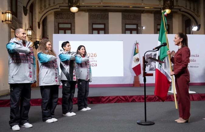 Abandera Sheinbaum a delegación mexicana que asistirá a los juegos Olímpicos de Invierno