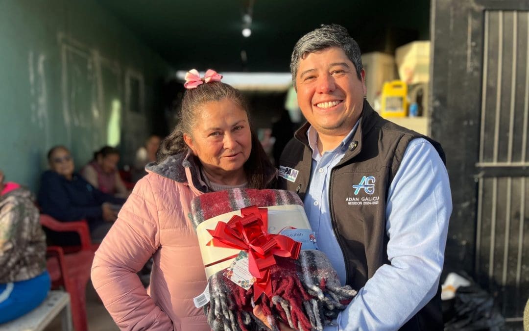 Adán Galicia trabaja a favor de vecinos de la colonia Nuevo Milenio, y comparte la tradicional rosca de Reyes