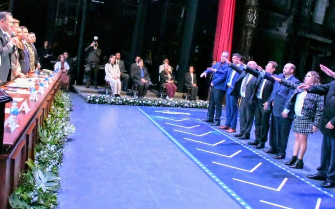 Marco Bonilla toma protesta a Ramón Chávez como presidente de la «Pancho Cano»