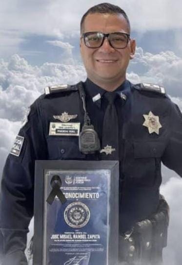 Exceso de velocidad y distracción, causa de muerte del agente vial