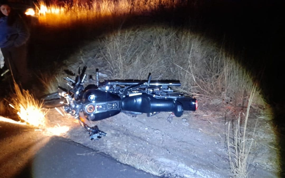 Muere motociclista tras salir de camino en carretera de Anáhuac a Riva Palacio