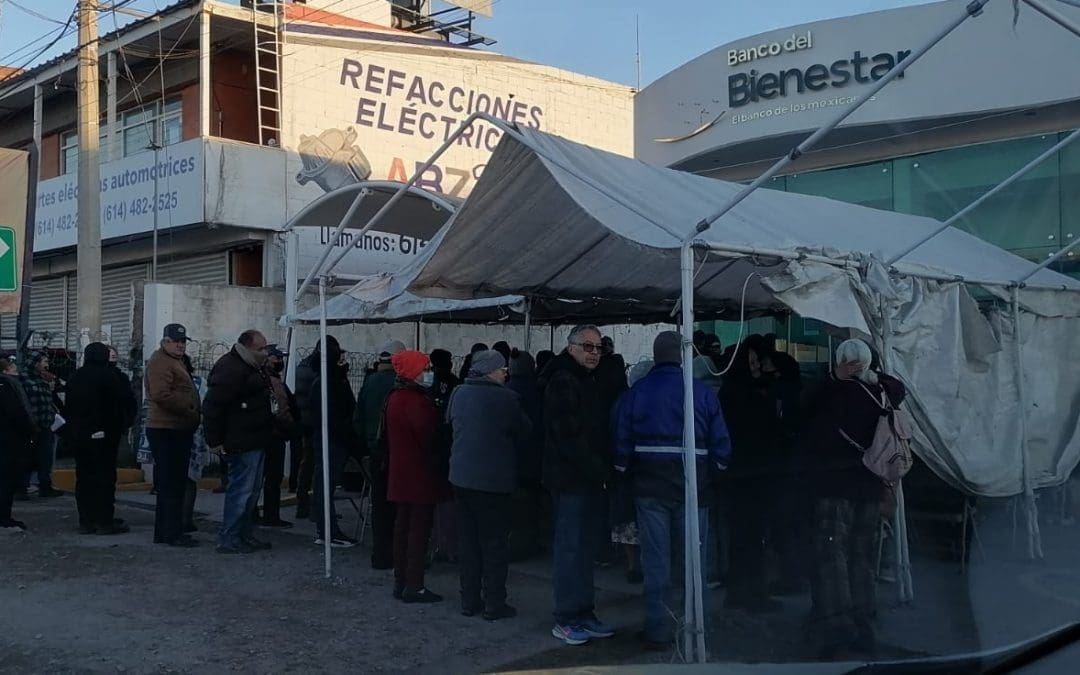 Adultos mayores, los más afectados por fallas en el Banco del Bienestar de la Tecnológico