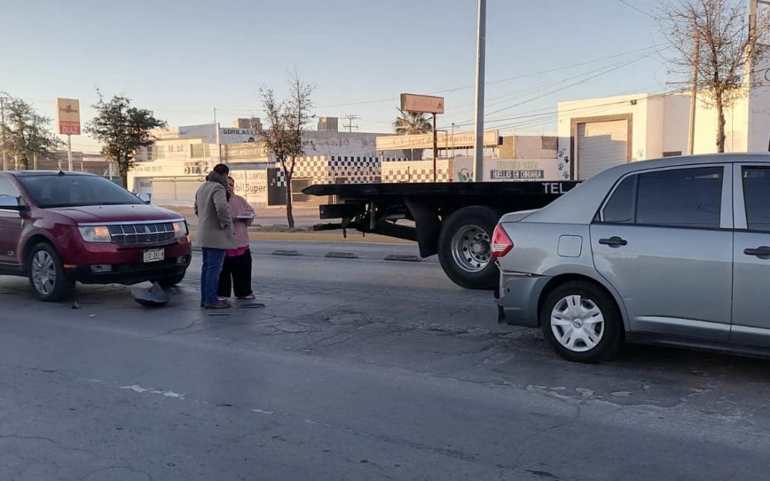 Fuerte choque paraliza carril central en la Tecnológico