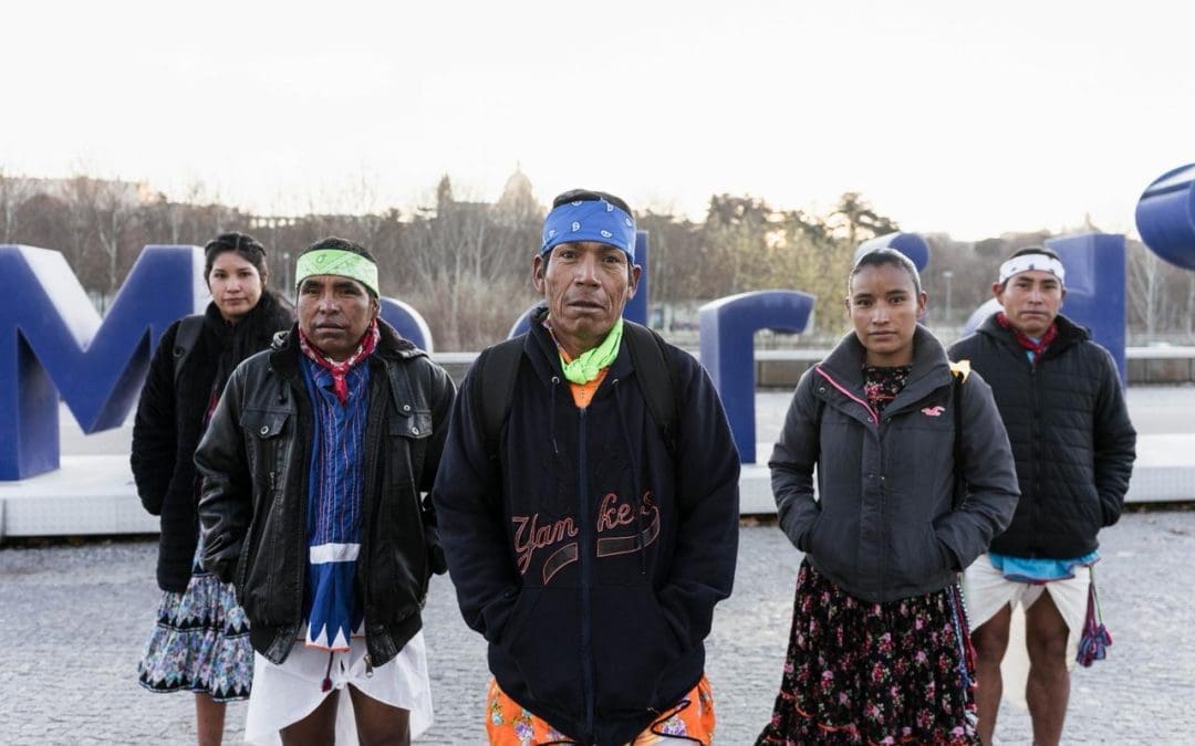 Corredores Rarámuris entrenan a deportistas en Madrid