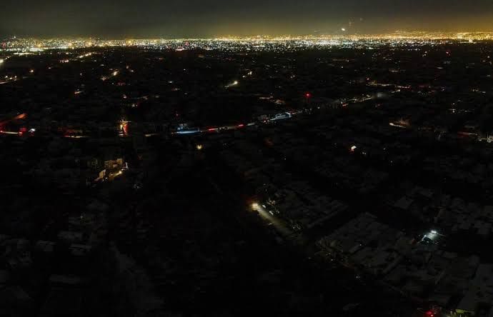 Vecinos de Vistas del Norte reportan apagones intermitentes desde hace dos días