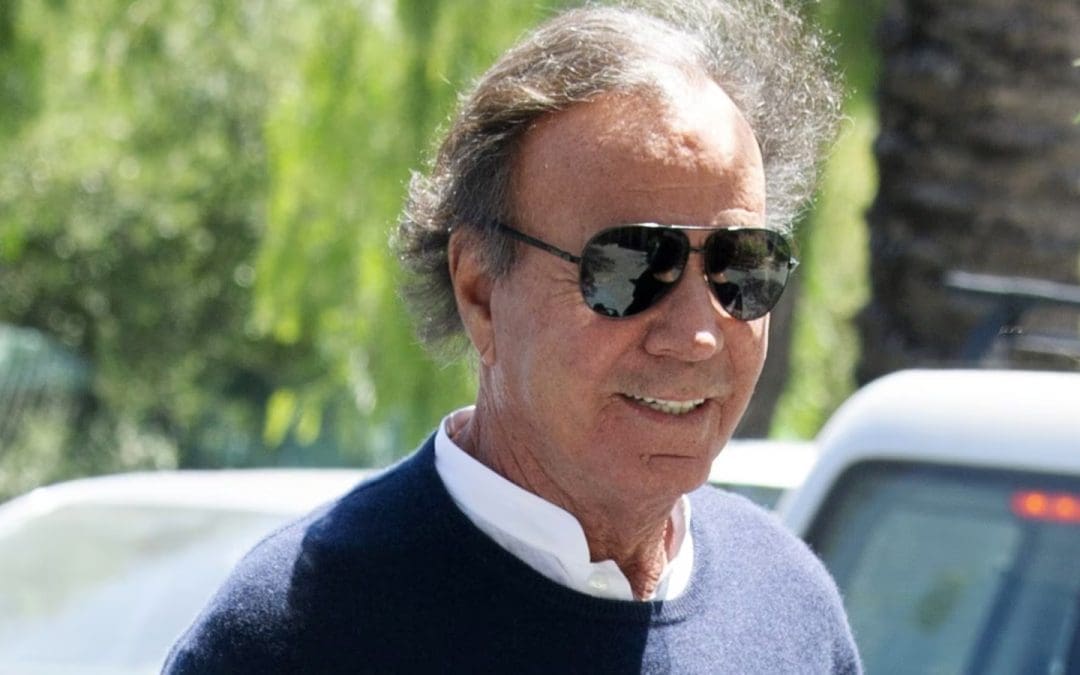 Archivan denuncia contra Julio Iglesias
