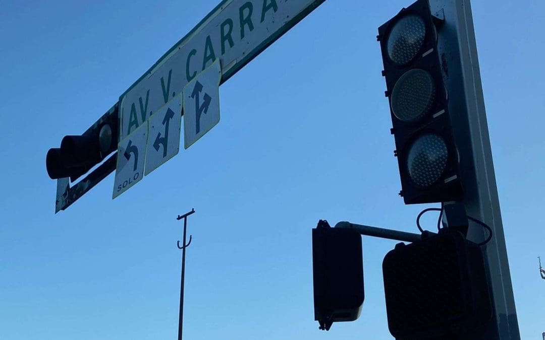 Persisten fallas en semáforos de Chihuahua; ciudadanos exigen respuesta a Ingeniería Vial