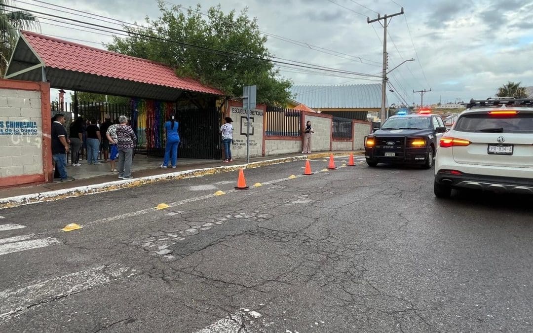 Policías municipales en acciones preventivas en escuelas, reducen actos vandálicos