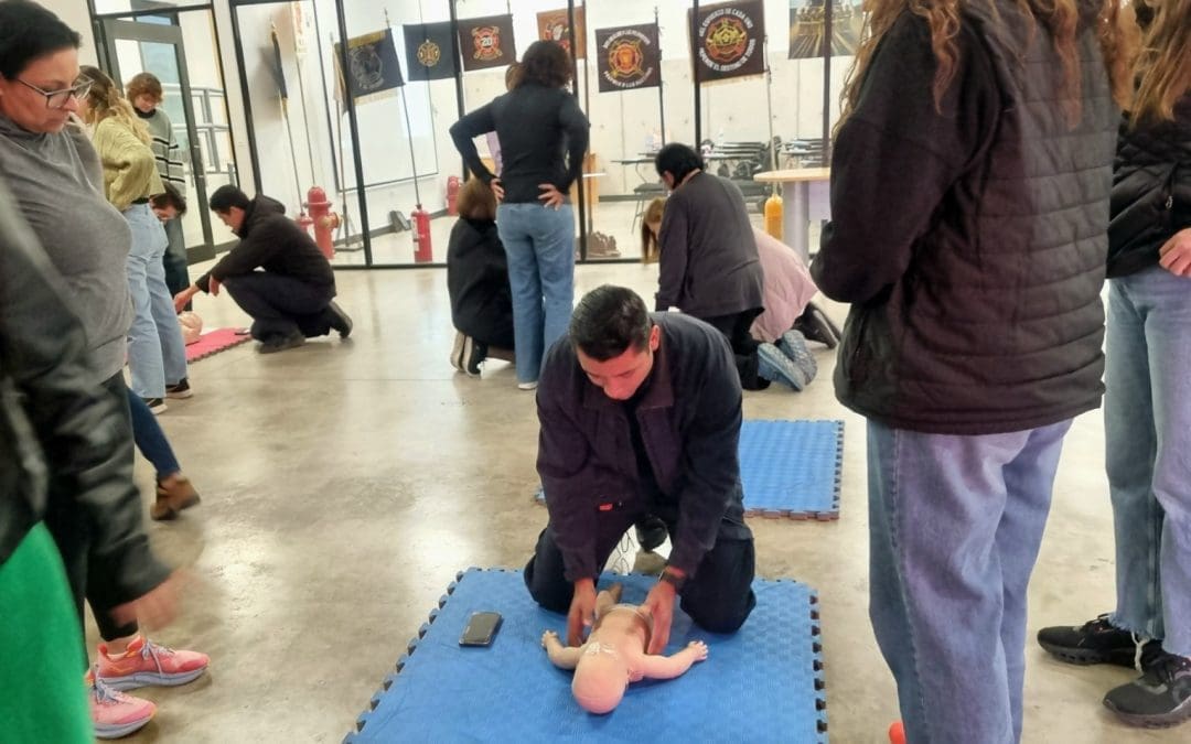 Senderistas de la capital son capacitados en deshidratacion, extravío y caídas