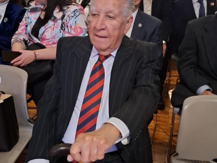 Luis Rivera Soto presenta su libro «Anecdotario de la Abogacía».