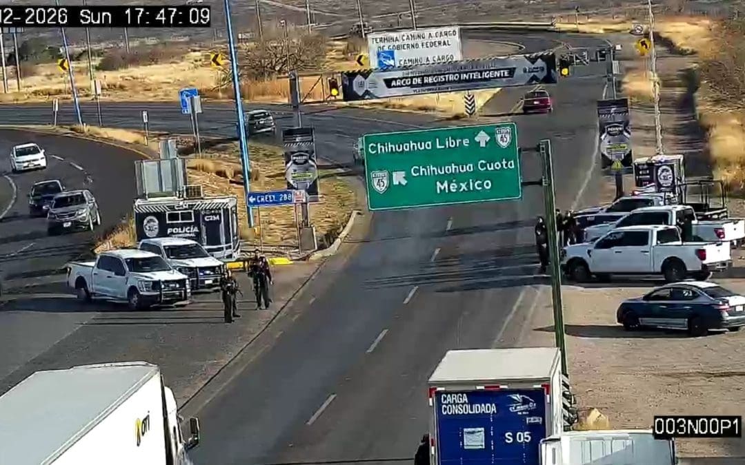 Municipales vigilan miles de placas de autos, detectan los que tienen reporte de robo