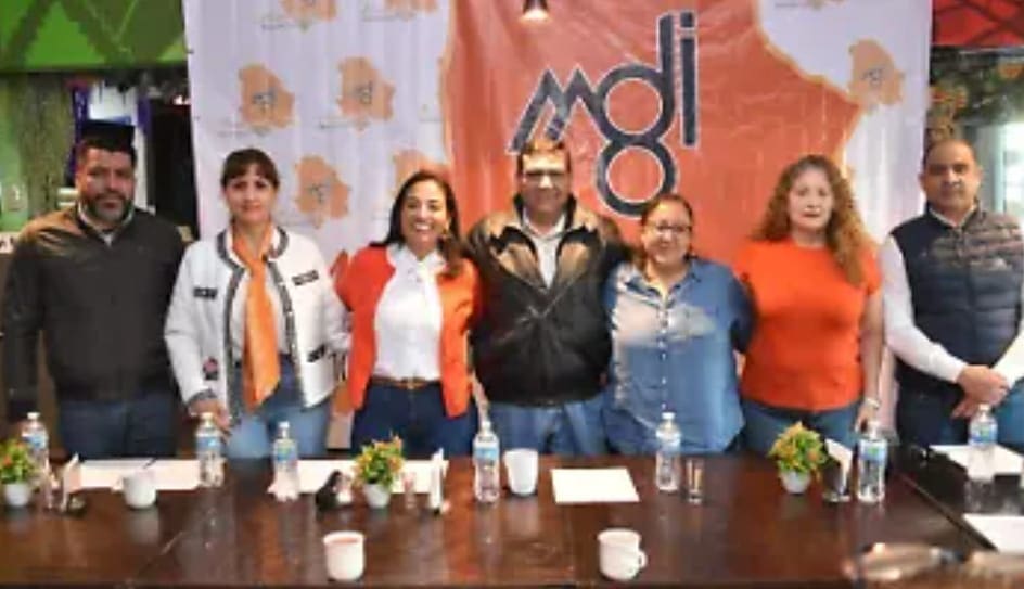 Maestros de la sección 8va conforman el Movimiento Democrático Institucional