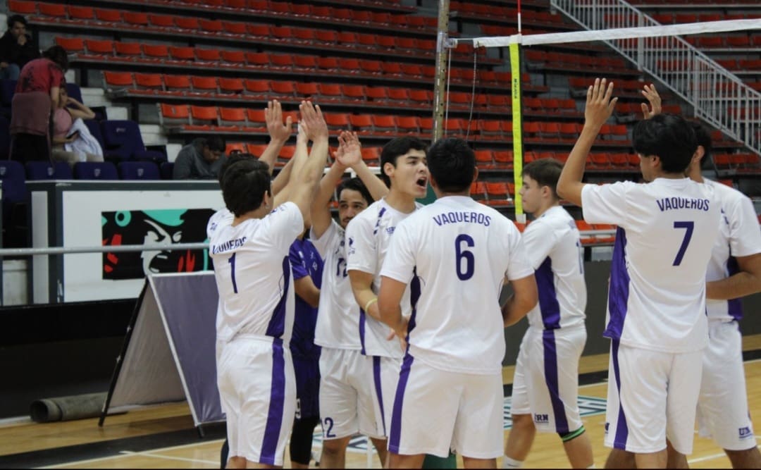 Vaqueros de la URN reafirman su liderato invictos en casa