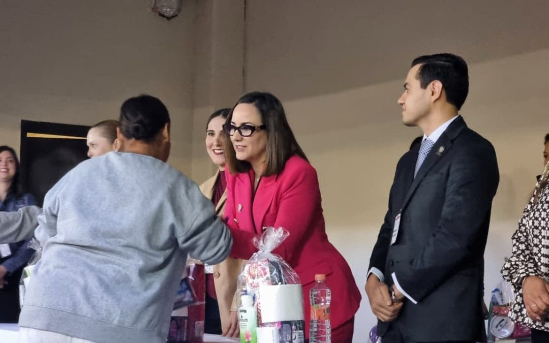 Entregan apoyos a mujeres en el Cereso Femenil de Juárez