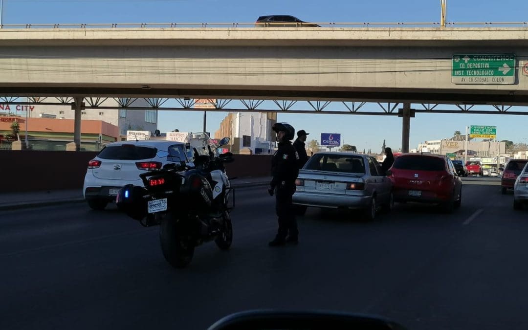 Dos choques provocan caos vial sobre el canal