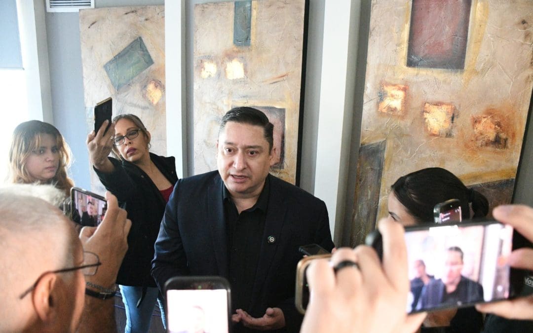 Califica Alfredo Chávez como «gandalla legislativa» la propuesta de reforma electoral