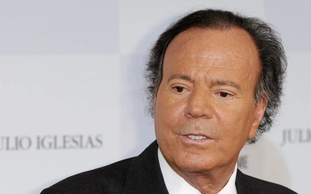 Julio Iglesias demanda a Yolanda Díaz por acusaciones de “abusos sexuales”