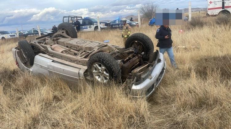 Volcadura en Cuauhtémoc deja dos muertos y dos heridos graves