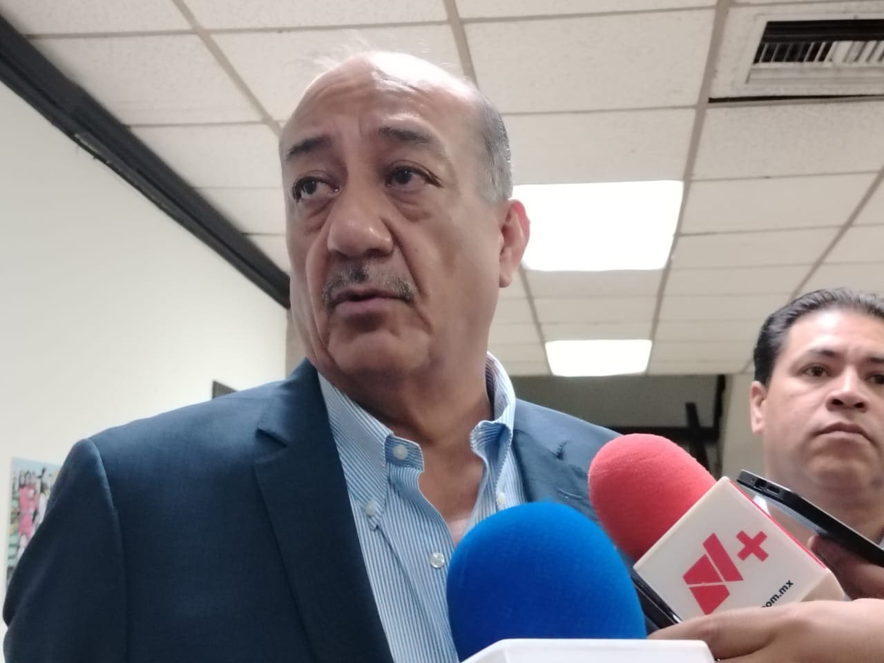 Garantizará Educación agua, electricidad y mantenimiento en escuelas por calor