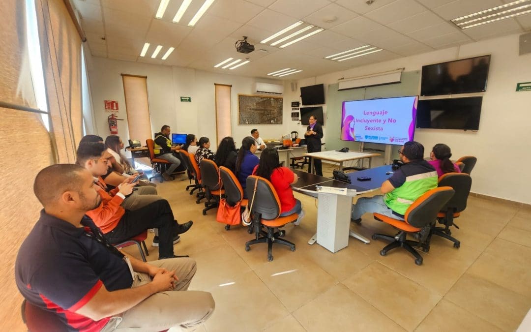 La Fiscalía lleva pláticas a personal del Aeropuerto sobre tipos de violencia, Feminismo y Machismo