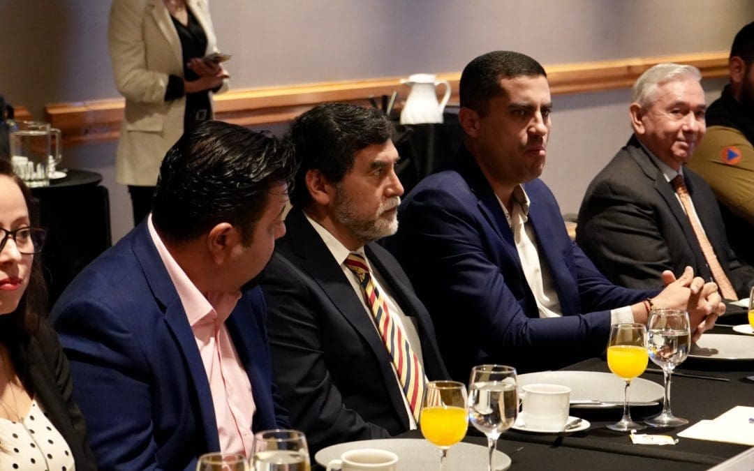 Empresarios industriales se reúnen con funcionarios estatales