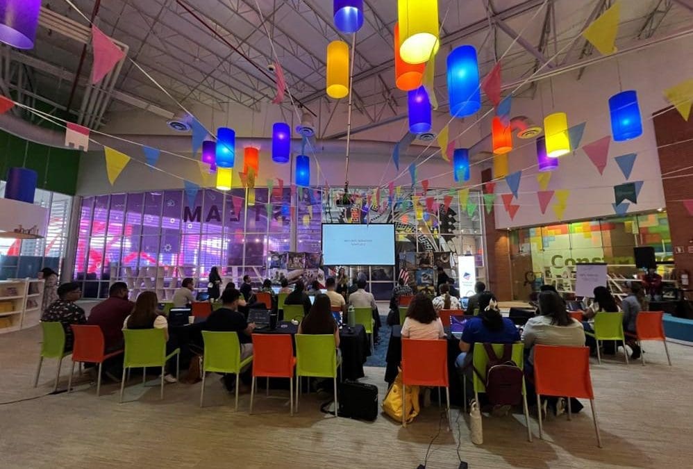 El Consulado americano capacita en temas de Inteligencia artificial en cd Juárez