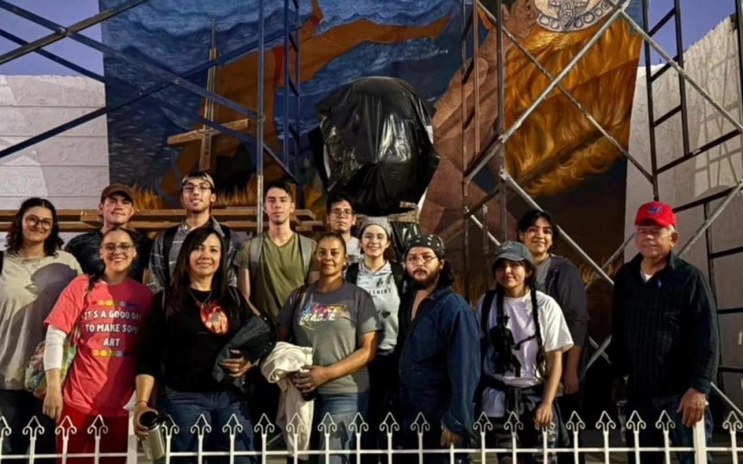 Concluyen reconstrucción de mural histórico en Meoqui con apoyo de la UACH