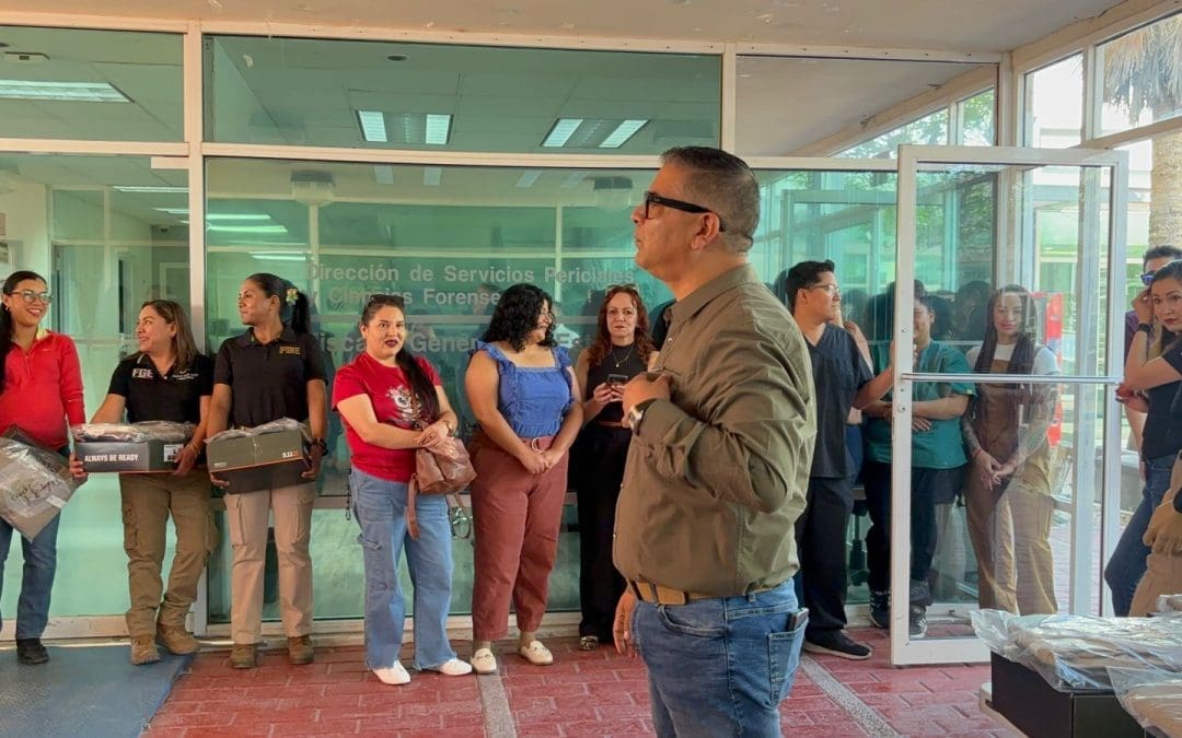 Entregan 350 uniformes a personal de Periciales y Ciencias Forenses