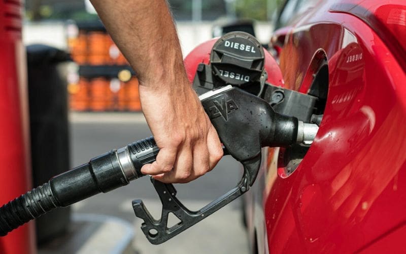 Diesel alcanza hasta 30 pesos por litro por conflicto Irán-Estados Unidos