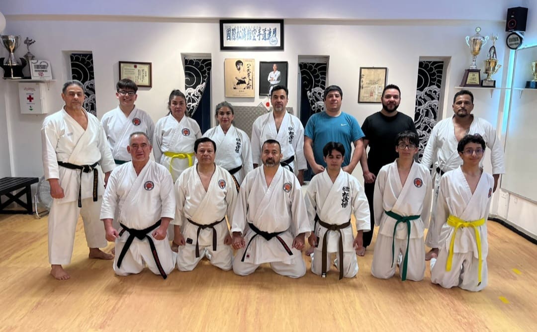 Regidores participan en entrenamiento de karate
