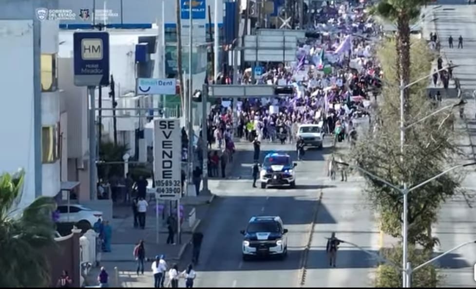 Saldo blanco en marcha del 8M; 8 detenidos por daños a edificios, reporta SSPE
