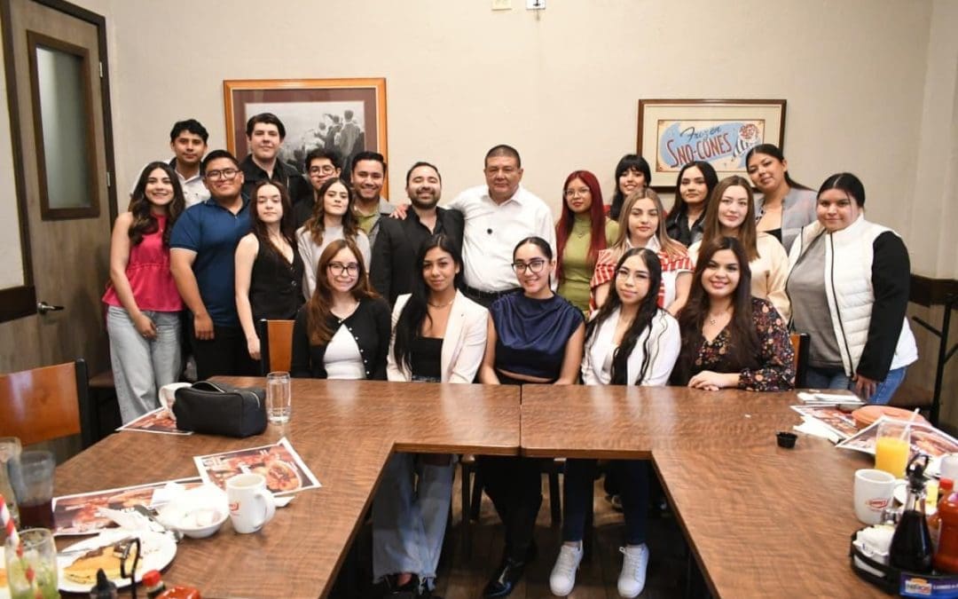 Dialoga fiscal César Jáuregui con estudiantes de la URN sobre justicia