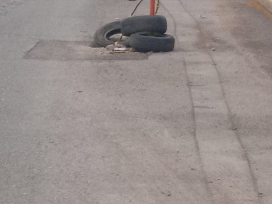Reportan alcantarilla sin tapa frente a planta Coca-Cola en la avenida Tecnológico