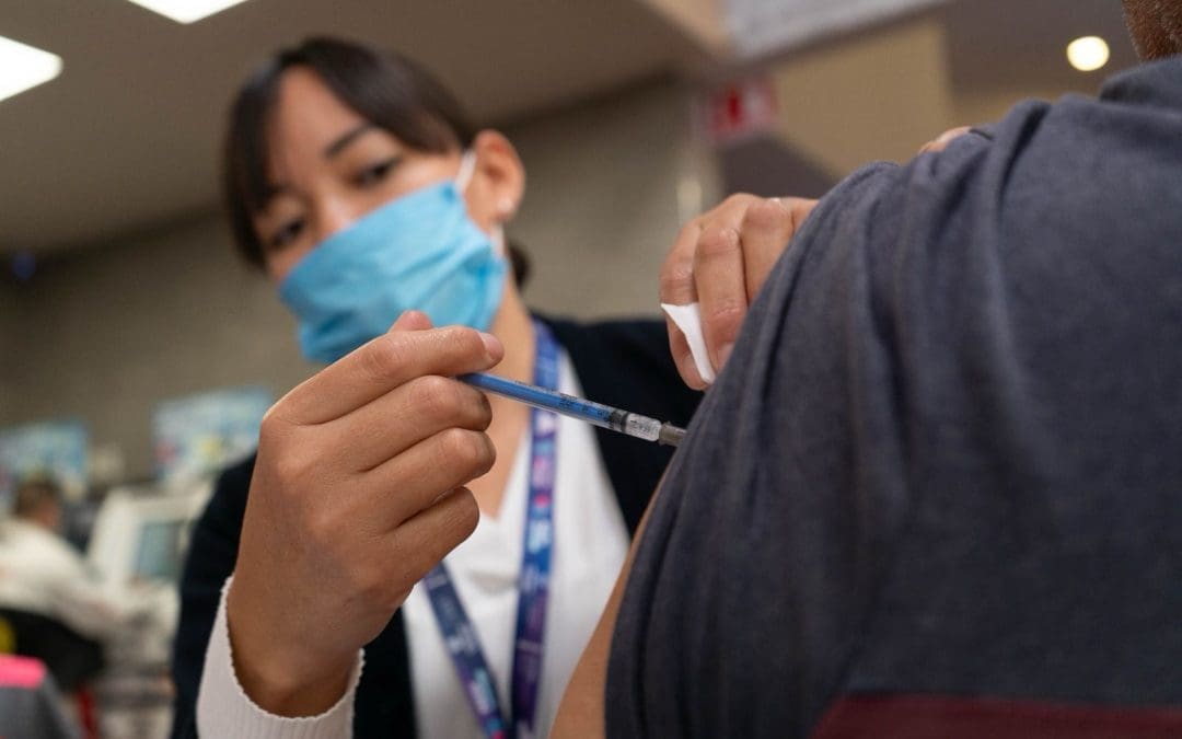 Instalan puntos fijos de vacunación contra sarampión en Chihuahua, Juárez y Parral