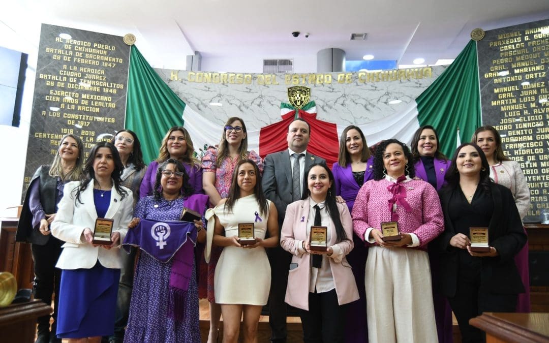 Entrega Congreso premio «Chihuahuense Destacada»