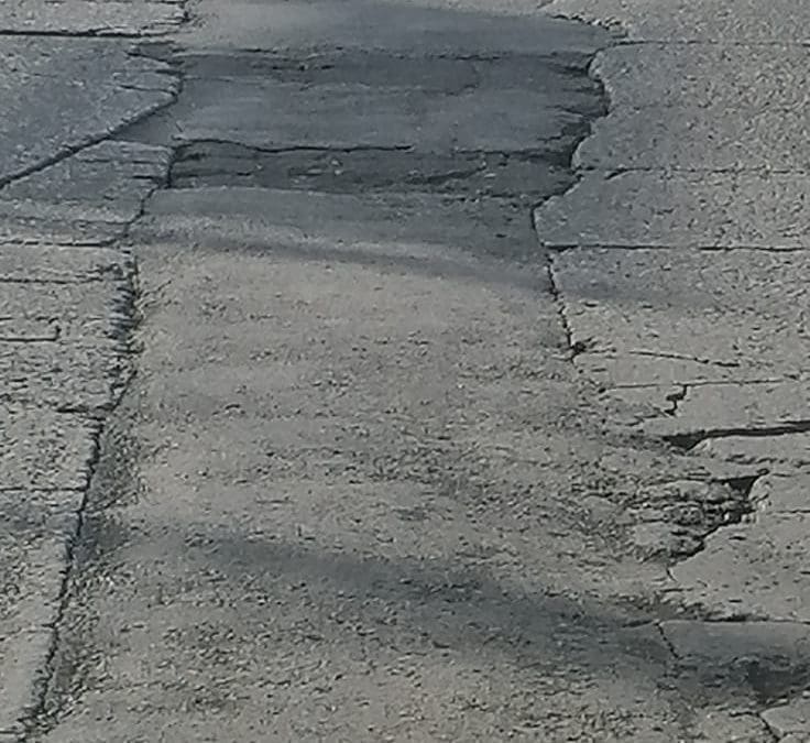 Analizan recarpeteo total de la Pascual Orozco por severo deterioro del pavimento